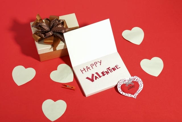 バレンタインで本命と気づかせるには？成功率が高い渡し方や心理テクニック